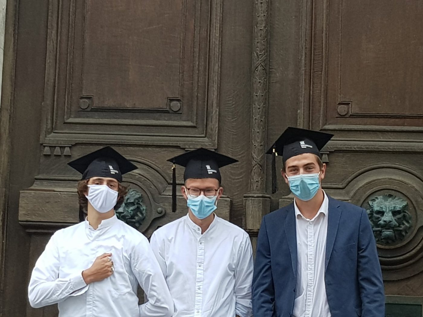 Domien, Mathias en Sep bij hun proclamatie aan de UGent in 2020